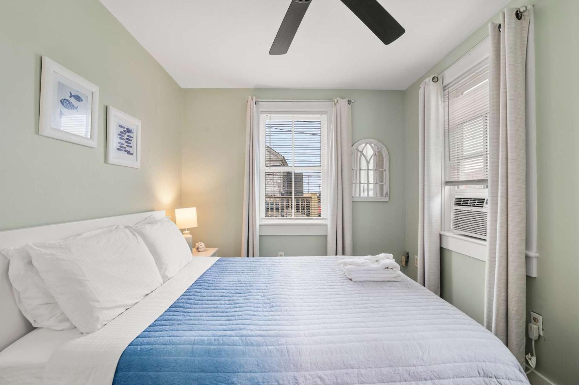 Ferienwohnung Center Of Town Steps Away Private Deck Provincetown Exterior foto